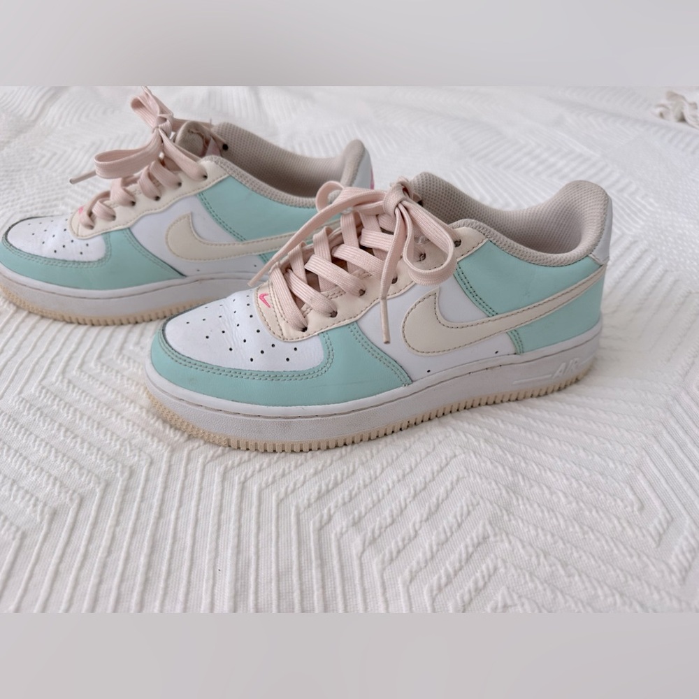 Air Force 1 Low "Emerald Rise/Guava Ice/White/Pink Spell" sneakers size Y4.5